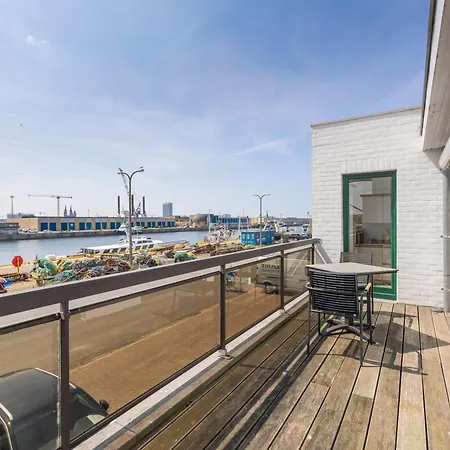 The Harbour Seabreeze Loft *